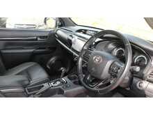 Toyota Hilux D-4D Invincible X 