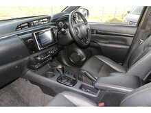 Toyota Hilux D-4D Invincible X 