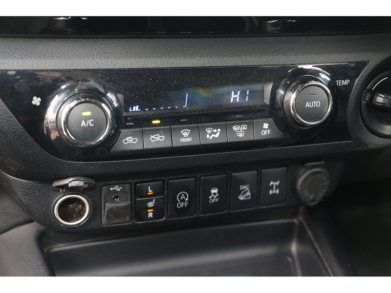 Toyota 2.4 D-4D Invincible X Pickup Double Cab 4dr Diesel Auto 4WD Euro 6 (s/s) (TSS) (150 ps)