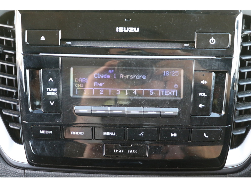 Isuzu 1.9 TD DL20 Pickup Double Cab 4dr Diesel Manual 4WD Euro 6 (s/s) (164 ps)