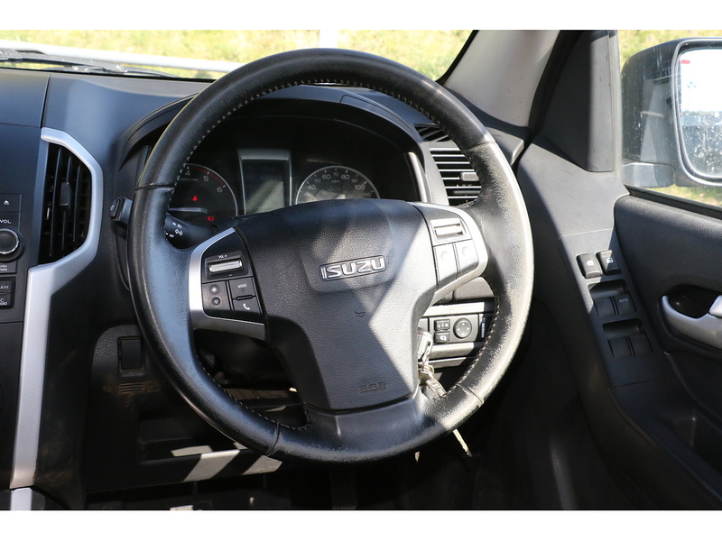 Isuzu 2.5 TD Yukon Pickup 4dr Diesel Manual 4x4 (192 g/km, 161 bhp)