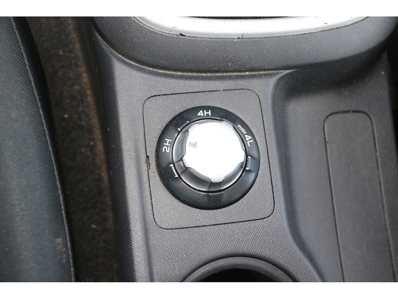 Isuzu 2.5 TD Yukon Pickup 4dr Diesel Manual 4x4 (192 g/km, 161 bhp)