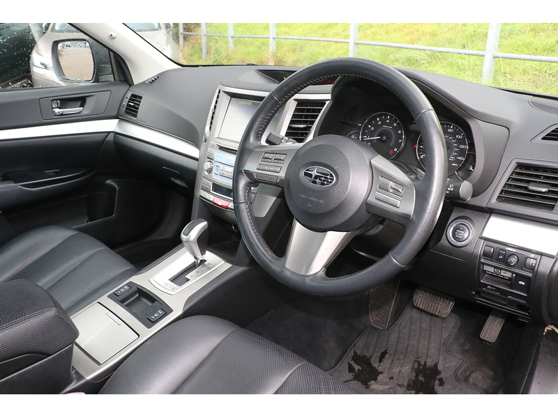 Subaru 2.5i SE Estate 5dr Petrol Lineartronic 4WD Euro 5 (SNavPlus) (167 ps)