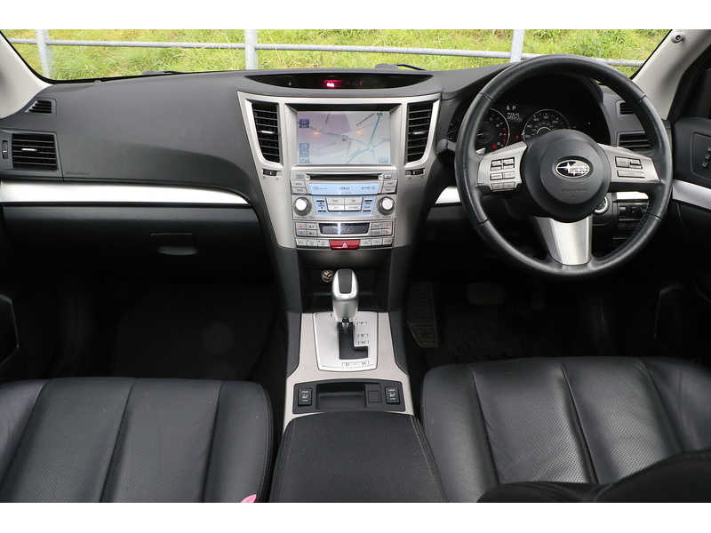 Subaru 2.5i SE Estate 5dr Petrol Lineartronic 4WD Euro 5 (SNavPlus) (167 ps)