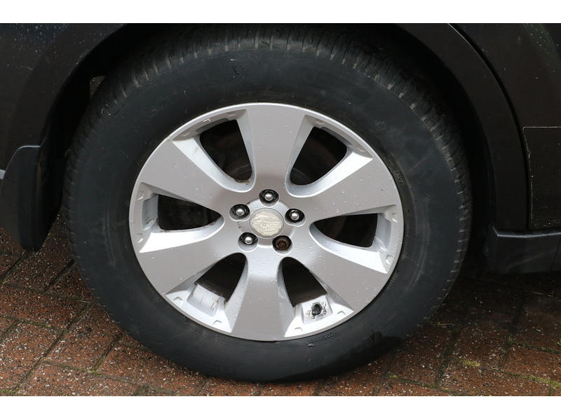 Subaru 2.5i SE Estate 5dr Petrol Lineartronic 4WD Euro 5 (SNavPlus) (167 ps)