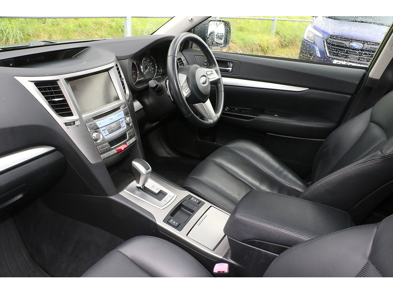 Subaru 2.5i SE Estate 5dr Petrol Lineartronic 4WD Euro 5 (SNavPlus) (167 ps)