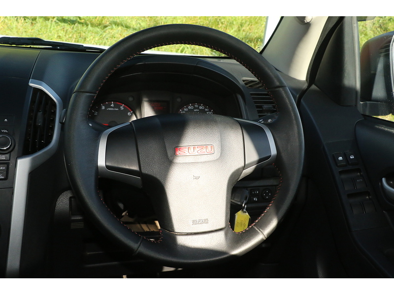 Isuzu 2.5 TD Fury Pickup 4dr Diesel Manual 4x4 (192 g/km, 161 bhp)