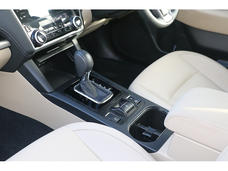 Subaru 2.5i SE Premium Estate 5dr Petrol Lineartronic 4WD Euro 6 (s/s) (175 ps)