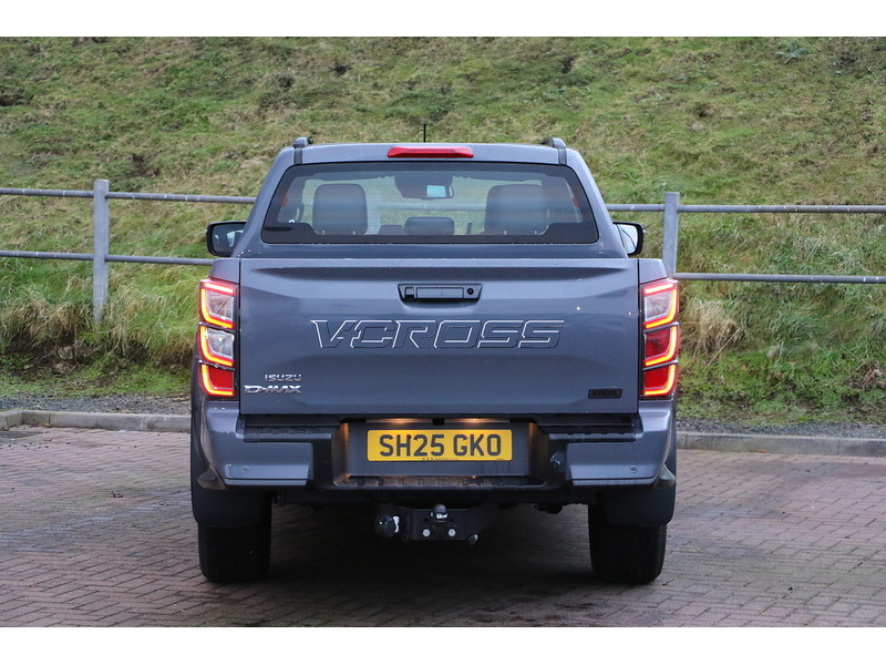 Isuzu V-Cross Dcb Pick Up 1.9 Automatic Diesel - STEEL EDITION