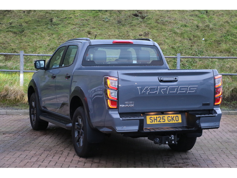 Isuzu V-Cross Dcb Pick Up 1.9 Automatic Diesel - STEEL EDITION