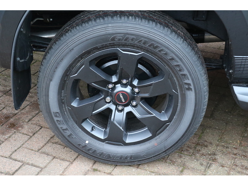 Isuzu V-Cross Dcb Pick Up 1.9 Automatic Diesel - STEEL EDITION