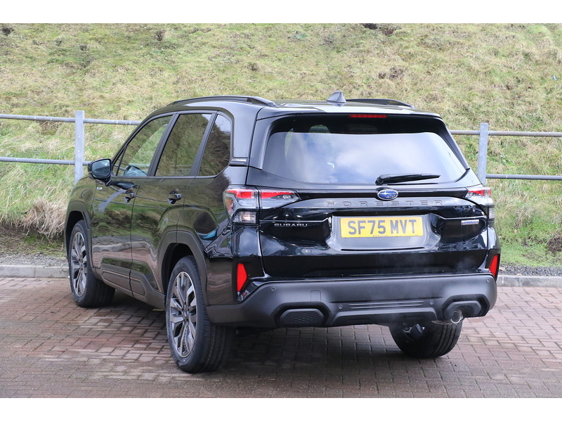 Subaru 2.0 i e-Boxer Touring SUV 5dr Petrol Hybrid Lineartronic 4WD Euro 6 (s/s) (136 ps)