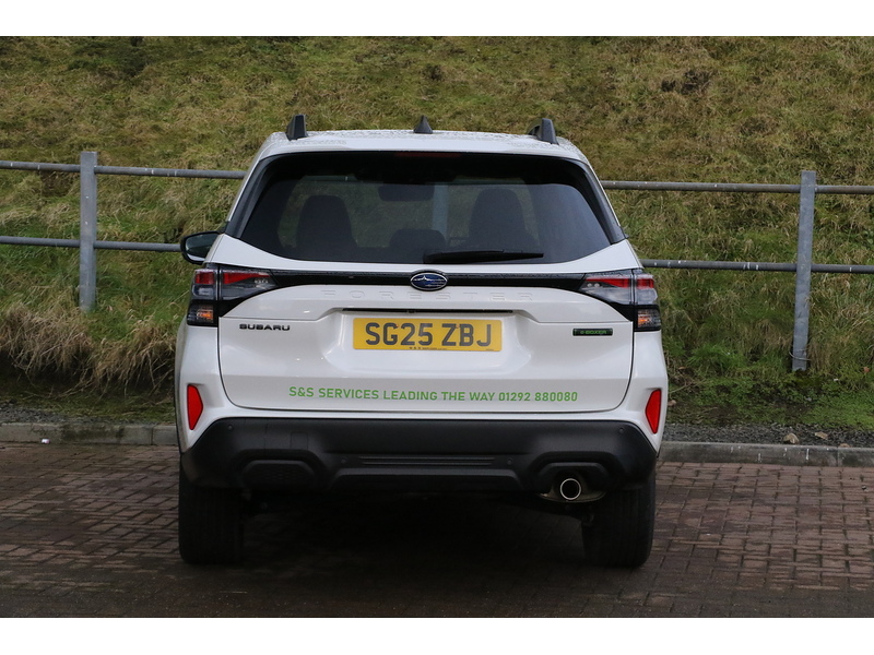 Subaru 2.0 i e-Boxer Field SUV 5dr Petrol Hybrid Lineartronic 4WD Euro 6 (s/s) (136 ps)