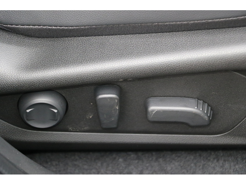 Subaru 2.0 i e-Boxer Touring SUV 5dr Petrol Hybrid Lineartronic 4WD Euro 6 (s/s) (136 ps)