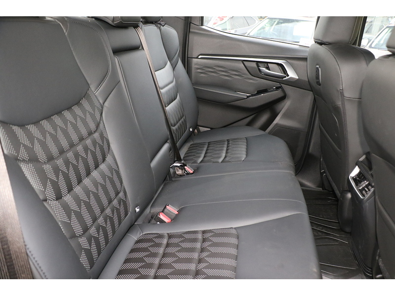 Isuzu 1.9 TD DL40 Pickup Double Cab 4dr Diesel Manual 4WD Euro 6 (s/s) (164 ps)