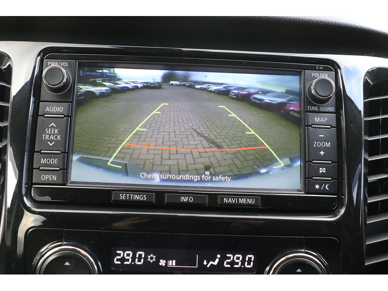 Mitsubishi 2.4 DI-D DC Warrior Pickup Double Cab 4dr Diesel Manual 4WD Euro 5 (178 ps)