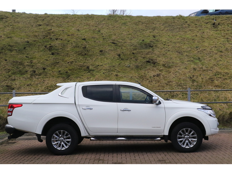 Mitsubishi 2.4 DI-D DC Warrior Pickup Double Cab 4dr Diesel Manual 4WD Euro 5 (178 ps)