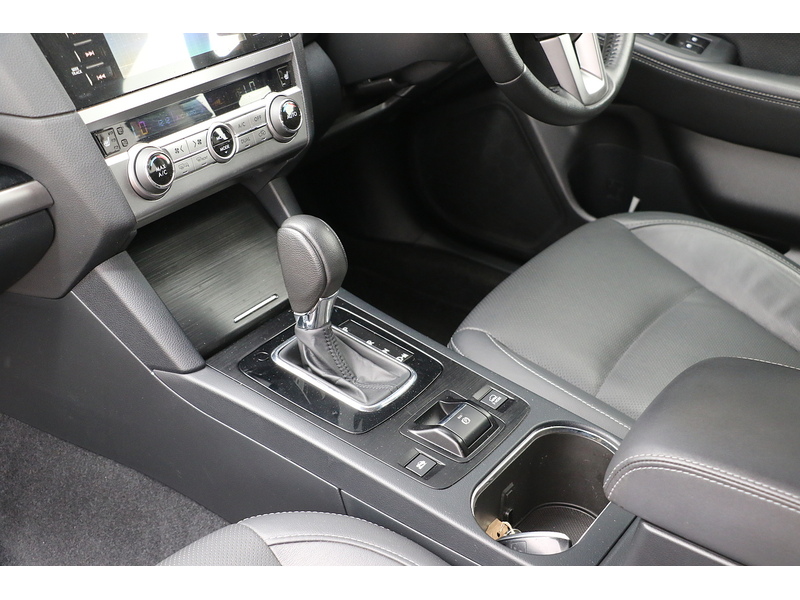 Subaru 2.5i SE Premium Estate 5dr Petrol Lineartronic 4WD Euro 6 (s/s) (175 ps)