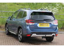 Subaru Forester i e-Boxer XE Premium 