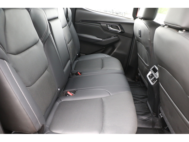 Isuzu 1.9 TD V-Cross Pickup Double Cab 4dr Diesel Auto 4WD Euro 6 (s/s) (164 ps)