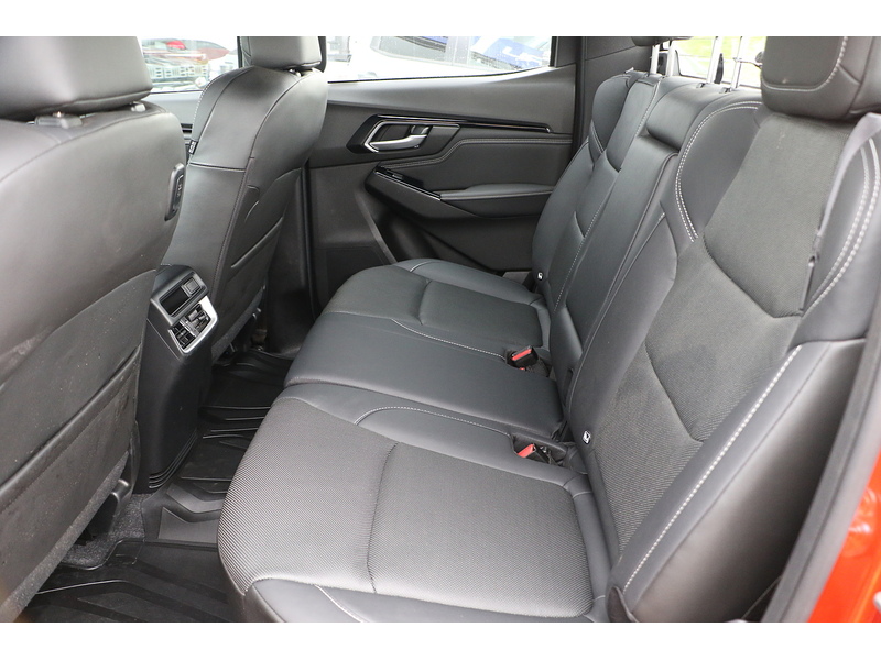 Isuzu 1.9 TD V-Cross Pickup Double Cab 4dr Diesel Auto 4WD Euro 6 (s/s) (164 ps)