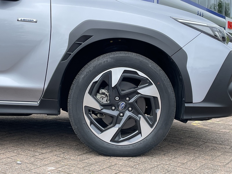 Subaru 2.0 i e-Boxer Touring SUV 5dr Petrol Hybrid Lineartronic 4WD Euro 6 (s/s) (136 ps)