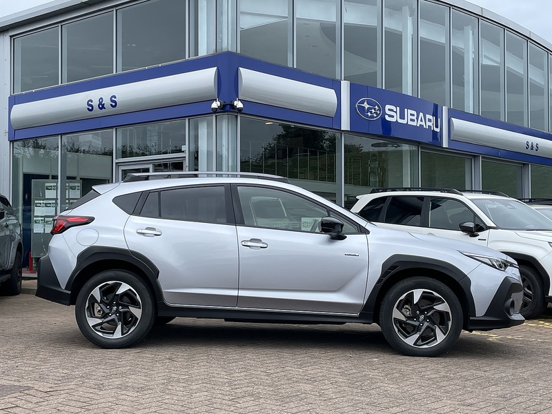 Subaru 2.0 i e-Boxer Touring SUV 5dr Petrol Hybrid Lineartronic 4WD Euro 6 (s/s) (136 ps)