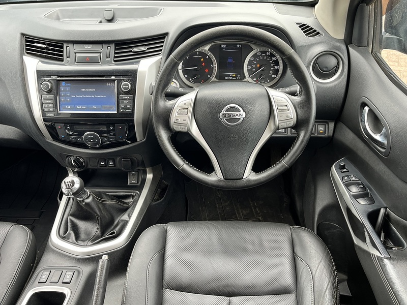 Nissan 2.3 dCi Tekna Pickup Double Cab 4dr Diesel Manual 4WD Euro 6 (s/s) (190 ps)