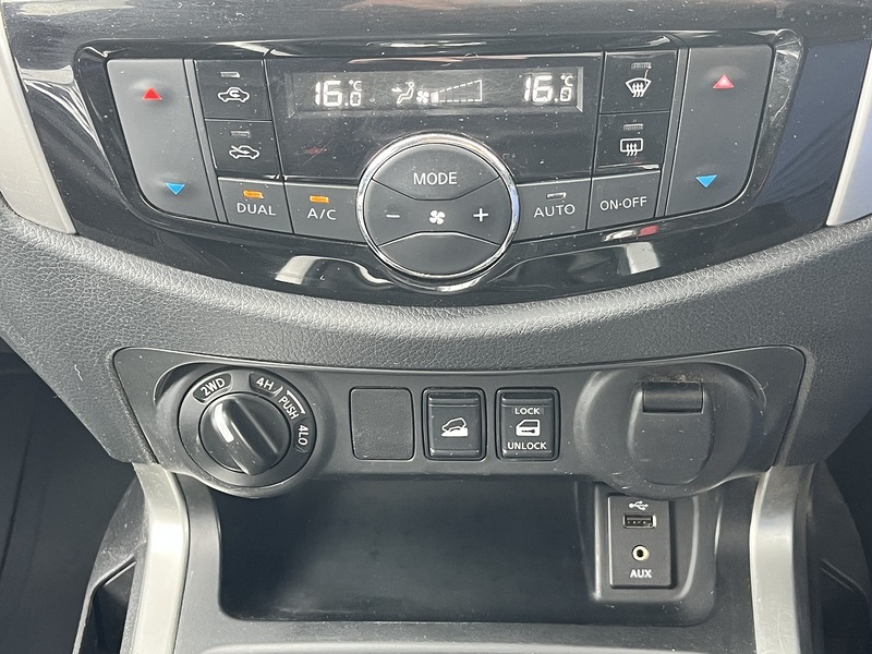 Nissan 2.3 dCi Tekna Pickup Double Cab 4dr Diesel Manual 4WD Euro 6 (s/s) (190 ps)