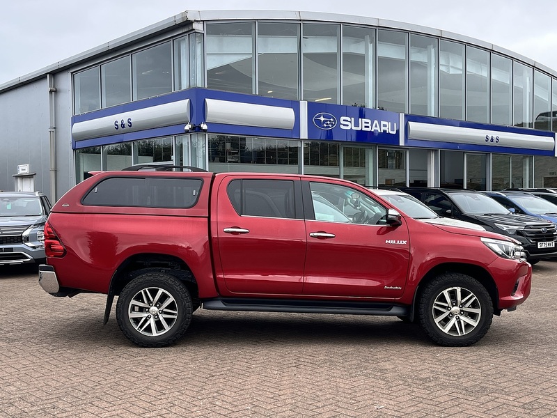 Toyota 2.4 D-4D Invincible Pickup Double Cab 4dr Diesel Manual 4WD Euro 6 (s/s) (TSS) (150 ps)