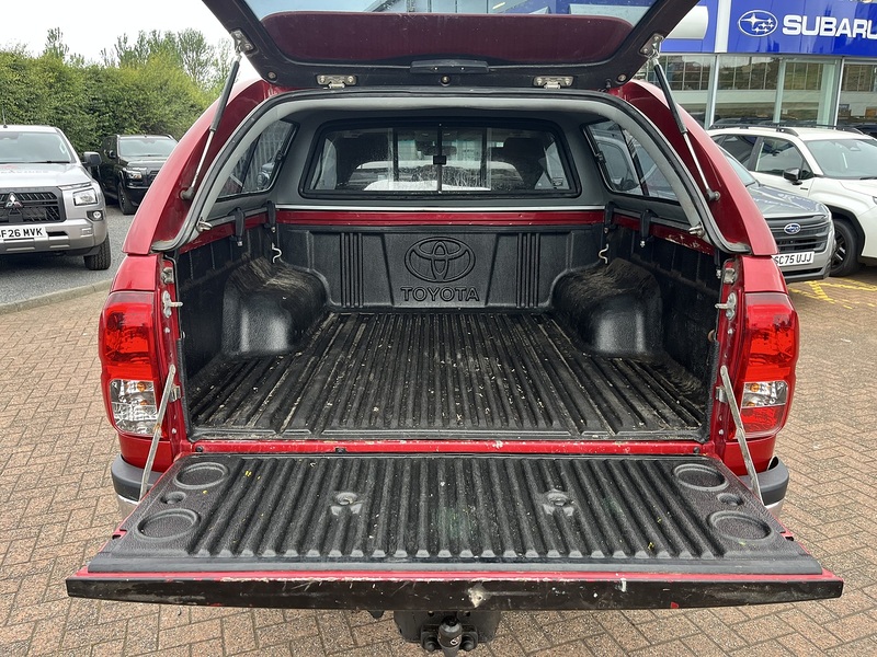 Toyota 2.4 D-4D Invincible Pickup Double Cab 4dr Diesel Manual 4WD Euro 6 (s/s) (TSS) (150 ps)