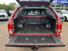 Toyota Hilux D-4D Invincible 