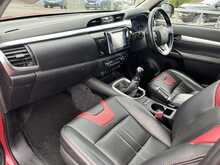 Toyota Hilux D-4D Invincible 