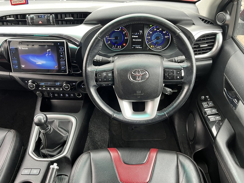 Toyota 2.4 D-4D Invincible Pickup Double Cab 4dr Diesel Manual 4WD Euro 6 (s/s) (TSS) (150 ps)
