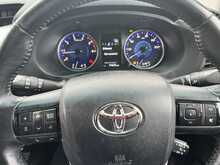 Toyota Hilux D-4D Invincible 