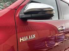 Toyota Hilux D-4D Invincible 