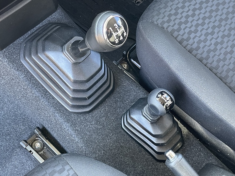 Suzuki Jimny  - U499