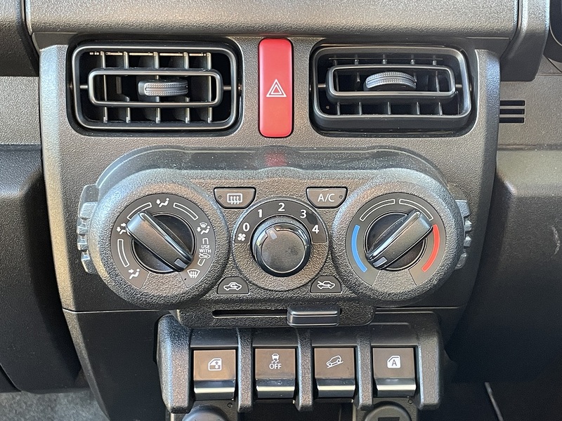 Suzuki Jimny  - U499