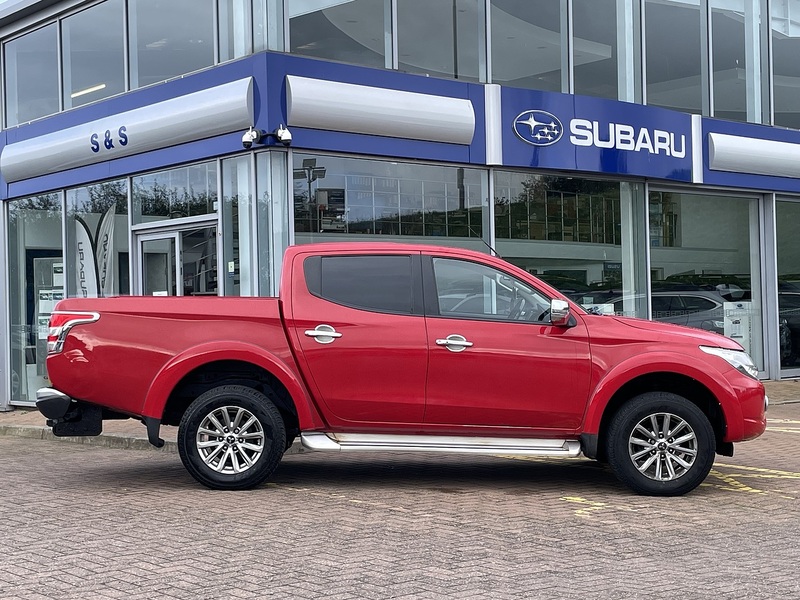 Mitsubishi L200 DI-D DC Barbarian - U511