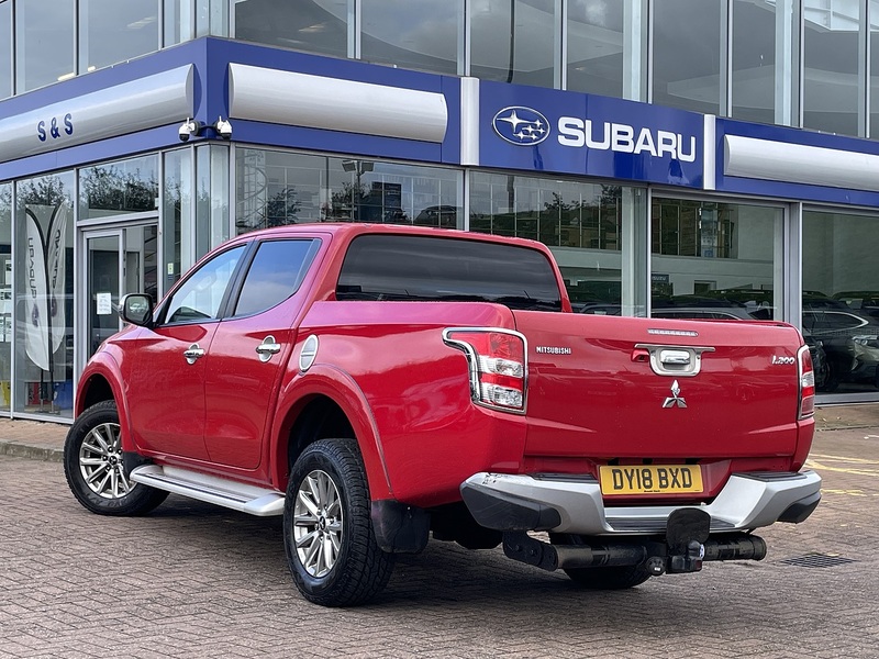 Mitsubishi L200 DI-D DC Barbarian - U511