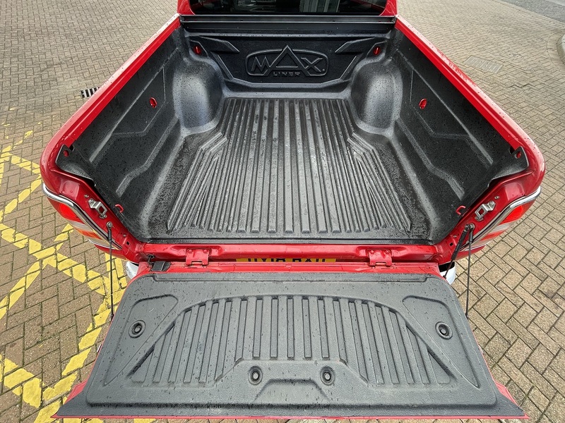 Mitsubishi L200 DI-D DC Barbarian - U511
