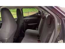 Toyota AYGO VVT-i x-play 