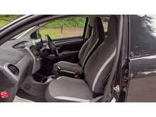 Toyota AYGO VVT-i x-play 