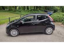 Toyota AYGO VVT-i x-play 