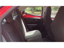 Toyota AYGO VVT-i x-play 