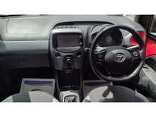 Toyota AYGO VVT-i x-play 
