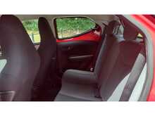 Toyota AYGO VVT-i x-play 