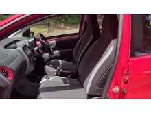 Toyota AYGO VVT-i x-play 