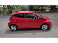 Toyota AYGO VVT-i x-play 