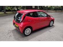 Toyota AYGO VVT-i x-play 